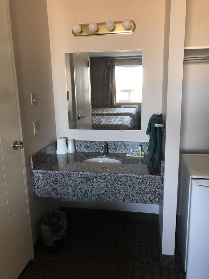 Arbour Ridge Inn & Suites Kindersley المظهر الخارجي الصورة